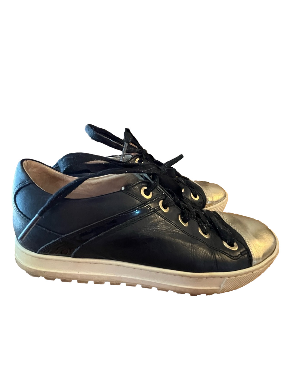 Ron White Ophelia Weatherproof Black Leather Gold Cap Toe Sneakers Sz 38 US 7.5